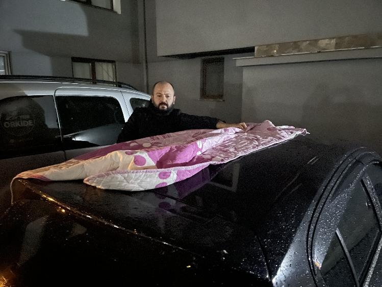 Fatsa’da doluda araçlar zarar gördü