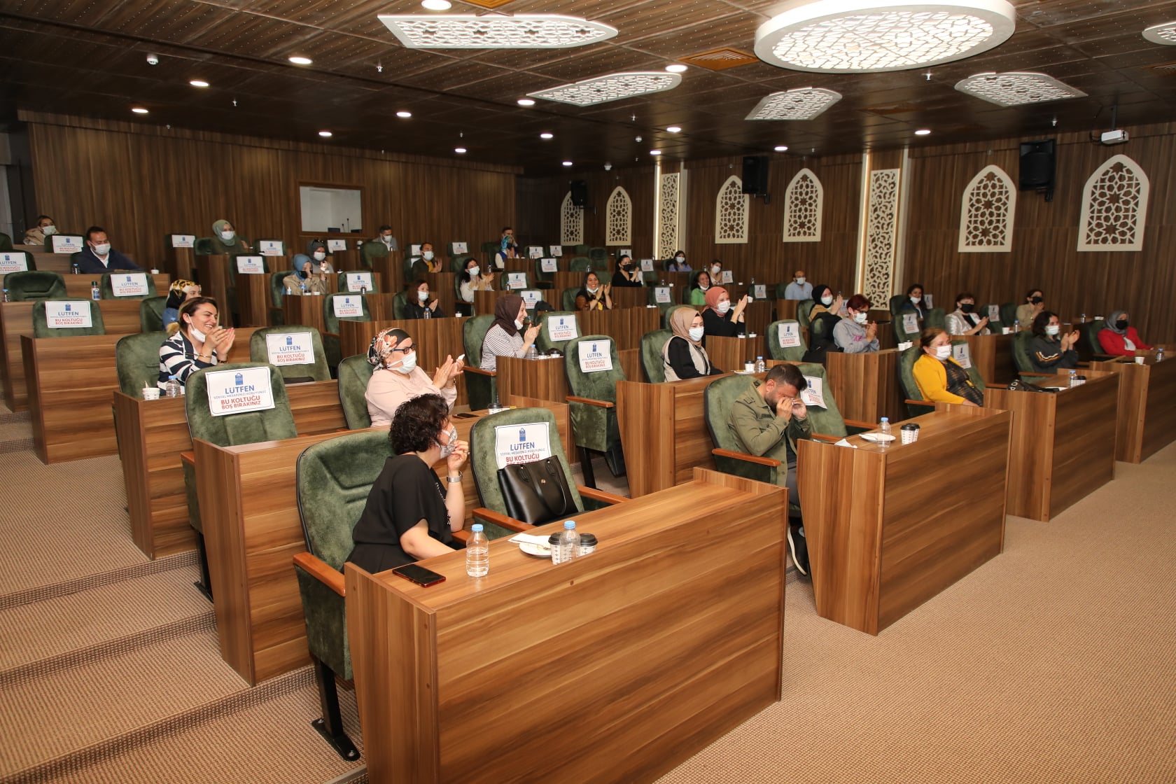 “ÜRETİM YAPAN HERKESİN YANINDAYIZ VE DESTEKÇİSİYİZ”