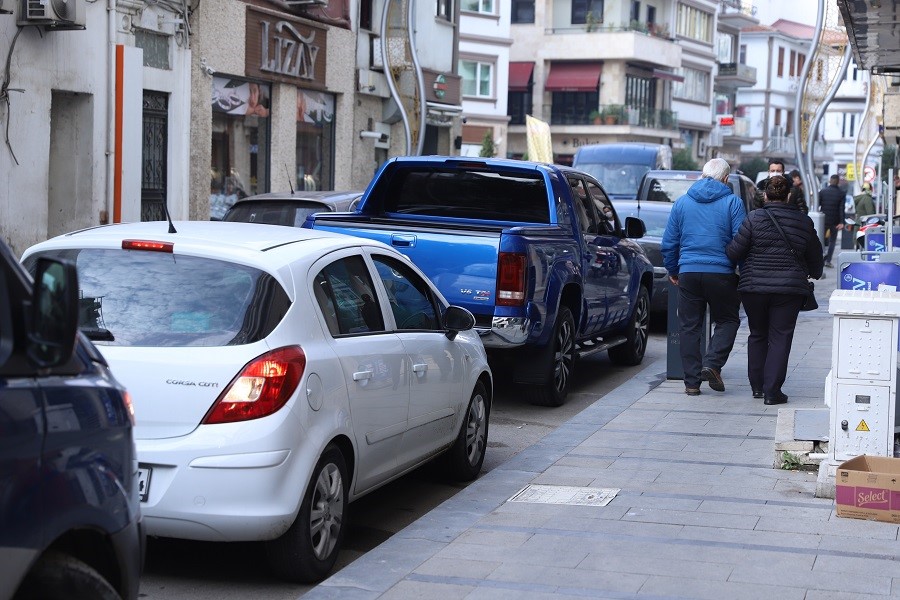 CADDE OTOPARKLARI ÜCRETSİZ OLUYOR