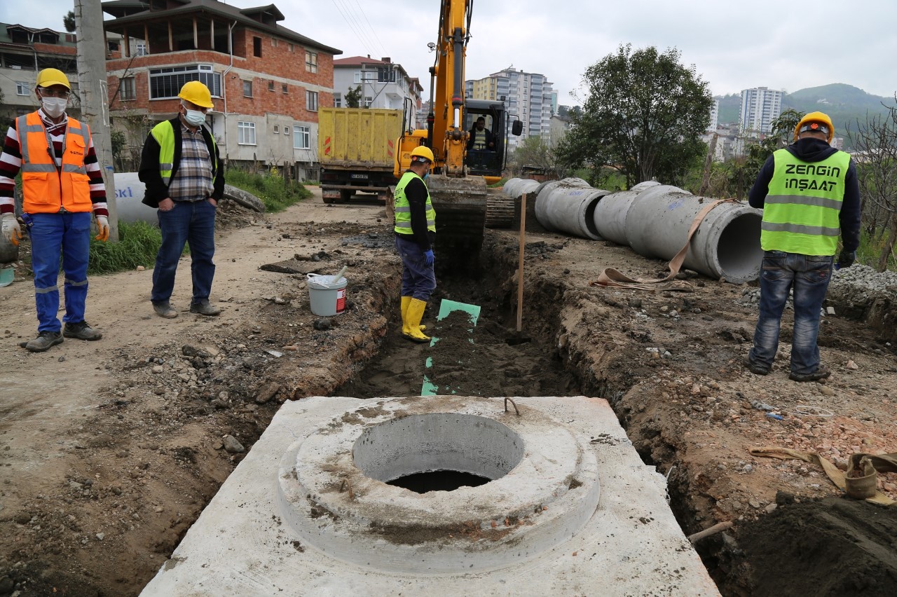 OSKİ, YILLARIN SORUNLARINI KISA SÜREDE ÇÖZÜYOR