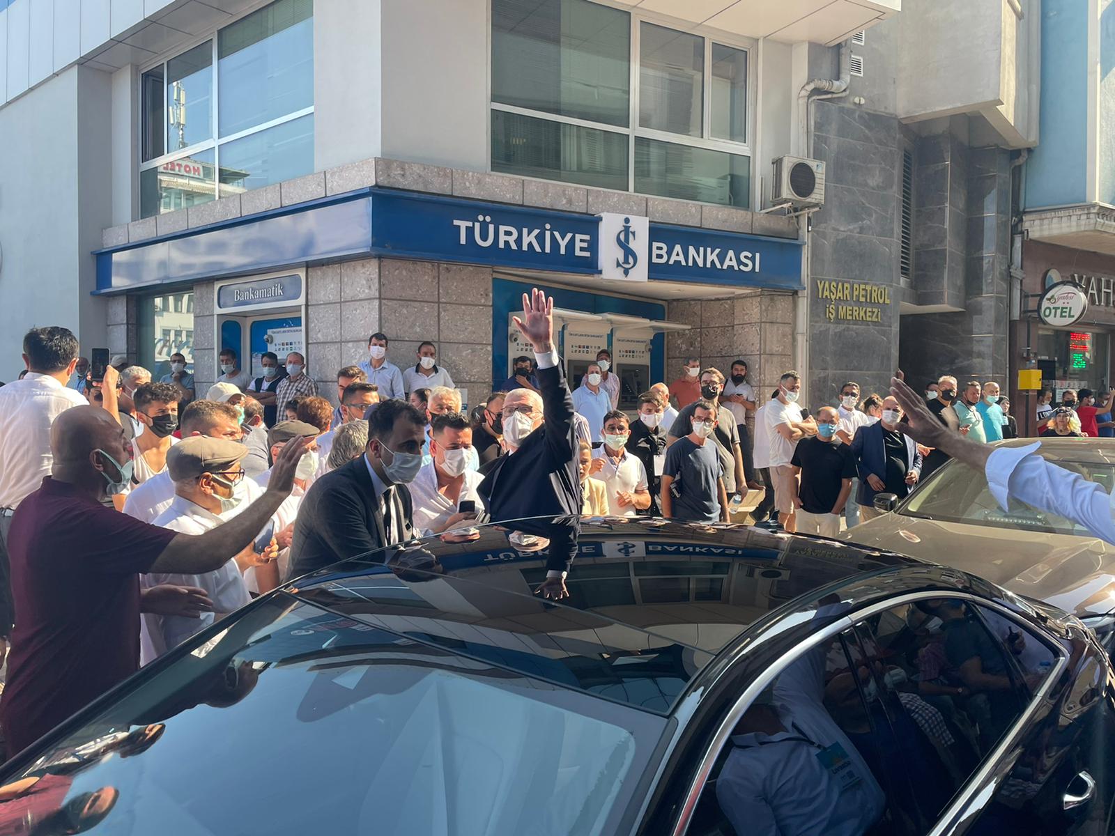 MÜSAVVAT DERVİŞOĞLU’NA BÜYÜK İLGİ