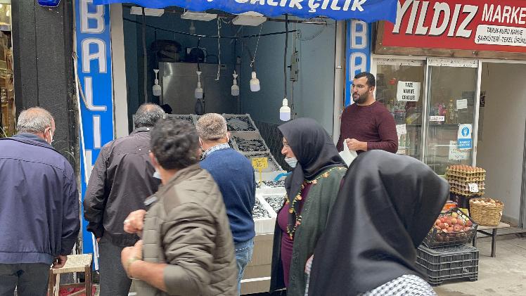 Hamsi 15 TL’ye düştü, tezgahlar şenlendi