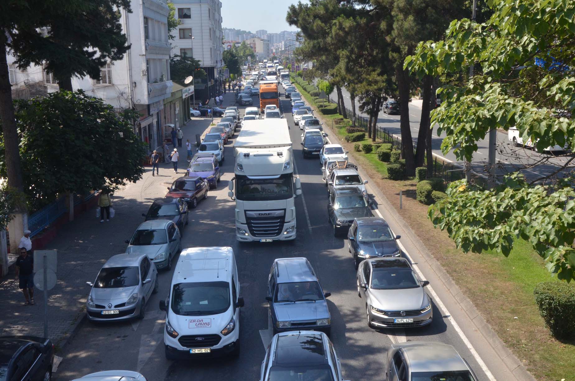 Sahil Yolu’nda bayram yoğunluğu