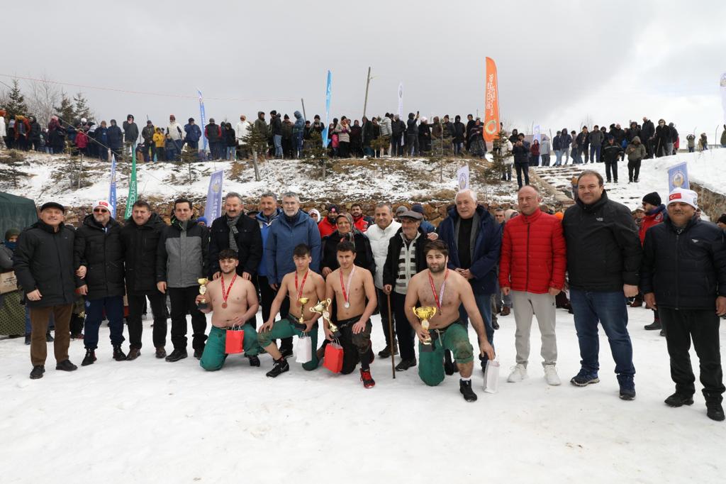 ÇAMBAŞI YAYLASINDA RENKLİ FESTİVAL