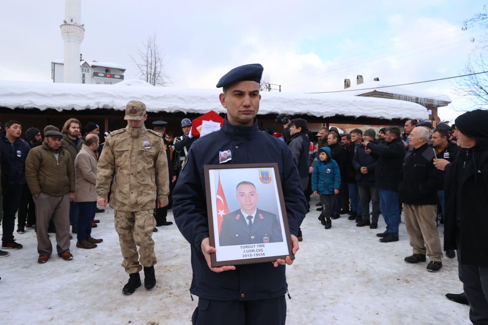 DEPREMDE HAYATINI KAYBEDENLER TOPRAĞA VERİLDİ
