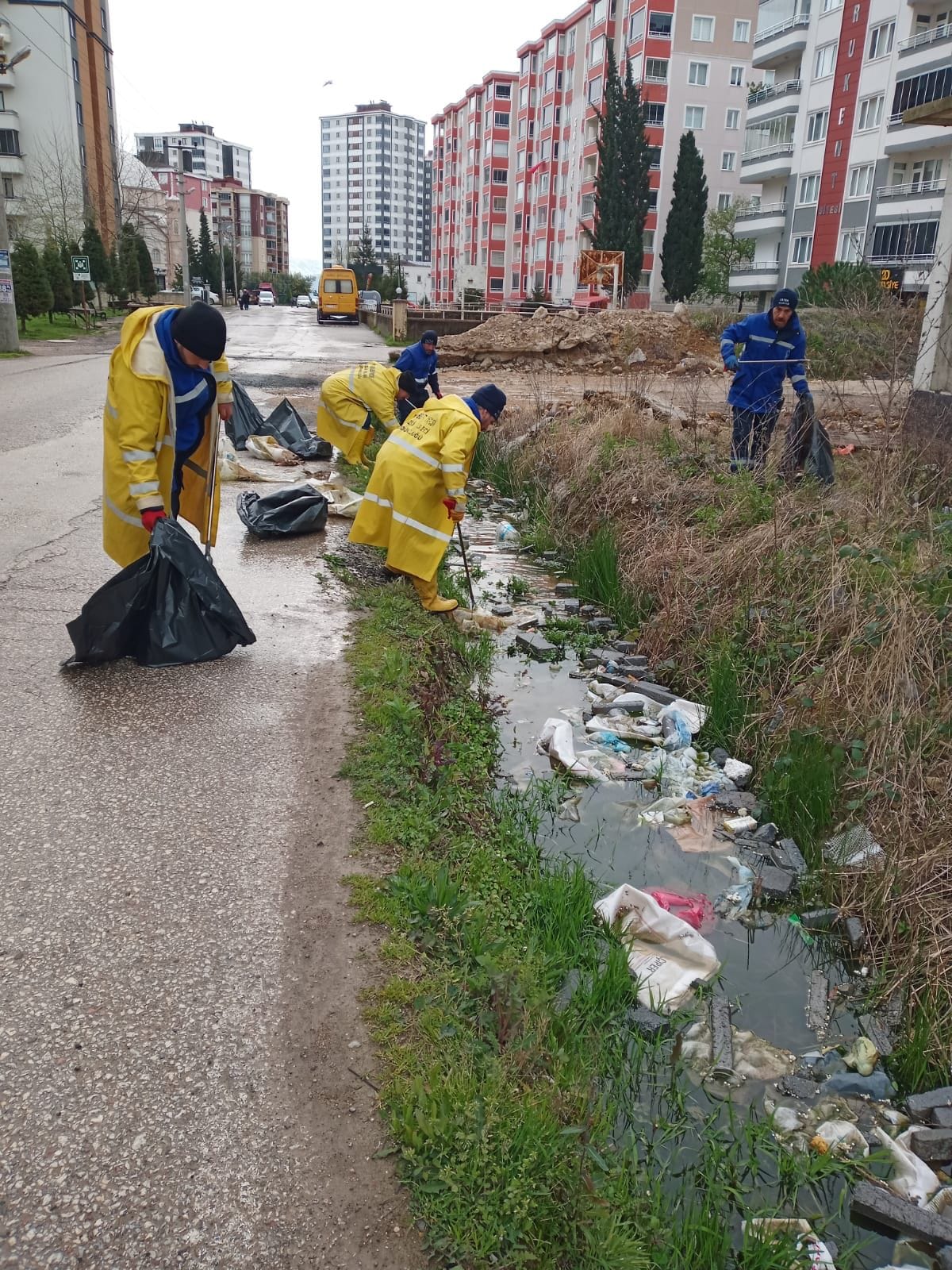 Fatsa’ nın Her Mahallesini Köşe Bucak Temizliyorlar