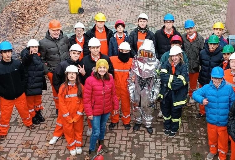 ÖĞRENCİLERE UYGULAMALI YANGIN EĞİTİMİ