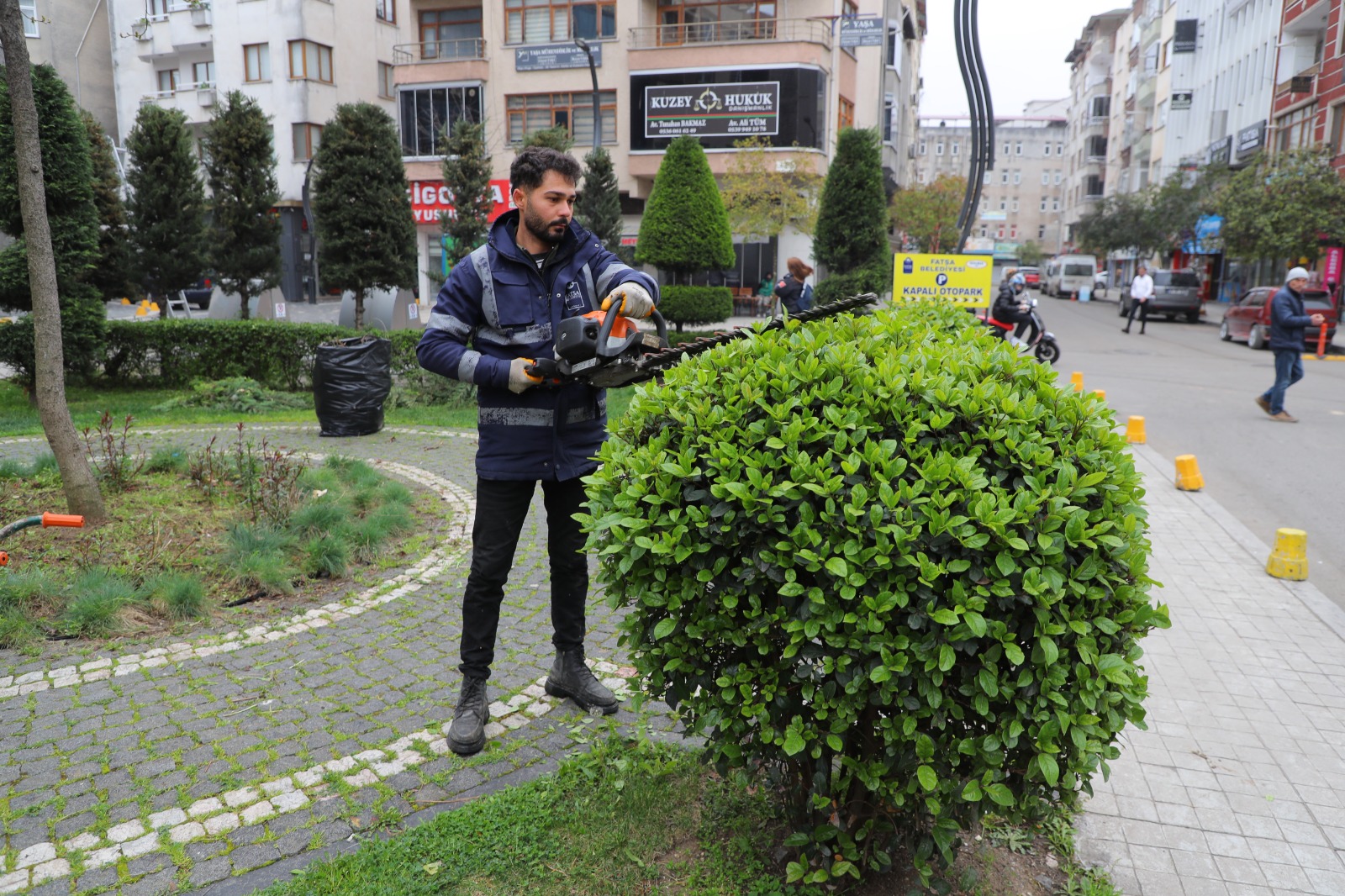 PARK BAHÇELER EKİBİNDEN BAHAR HAZIRLIĞI