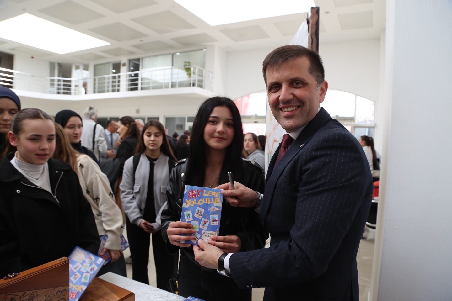 Fatsa’da “80’lere Yolculuk” Kitabı İçin İmza ve Söyleşi Günü Düzenlendi