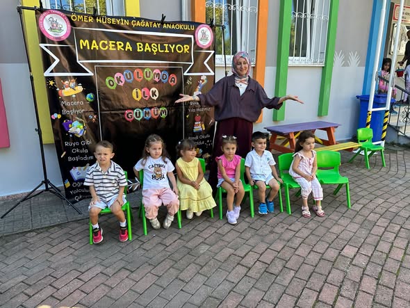 Minik Öğrenciler İlk Ders Heyecanını Yaşadı